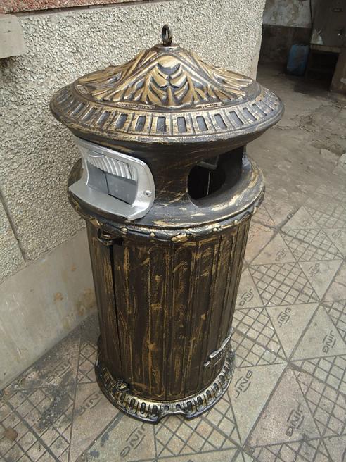 Trash can1